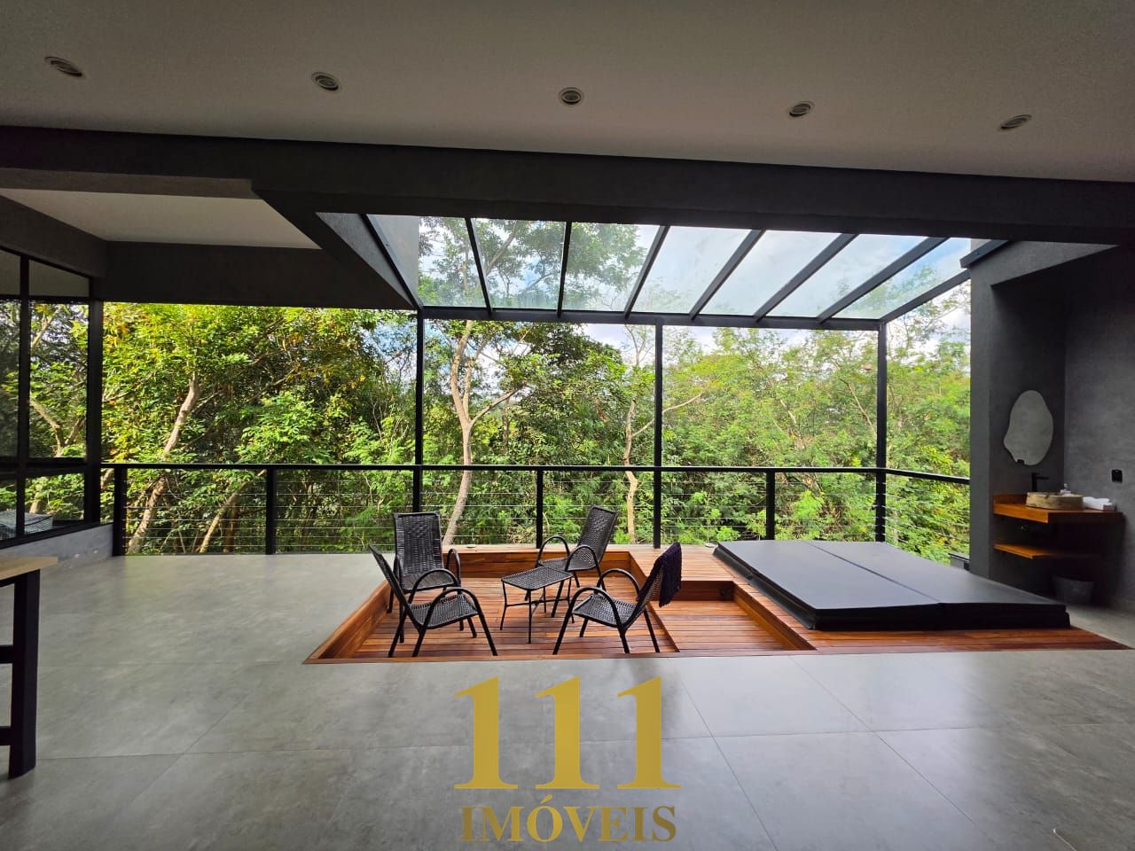 Casa de Alto Padrão em Condomínio Clube/ Jacareí.