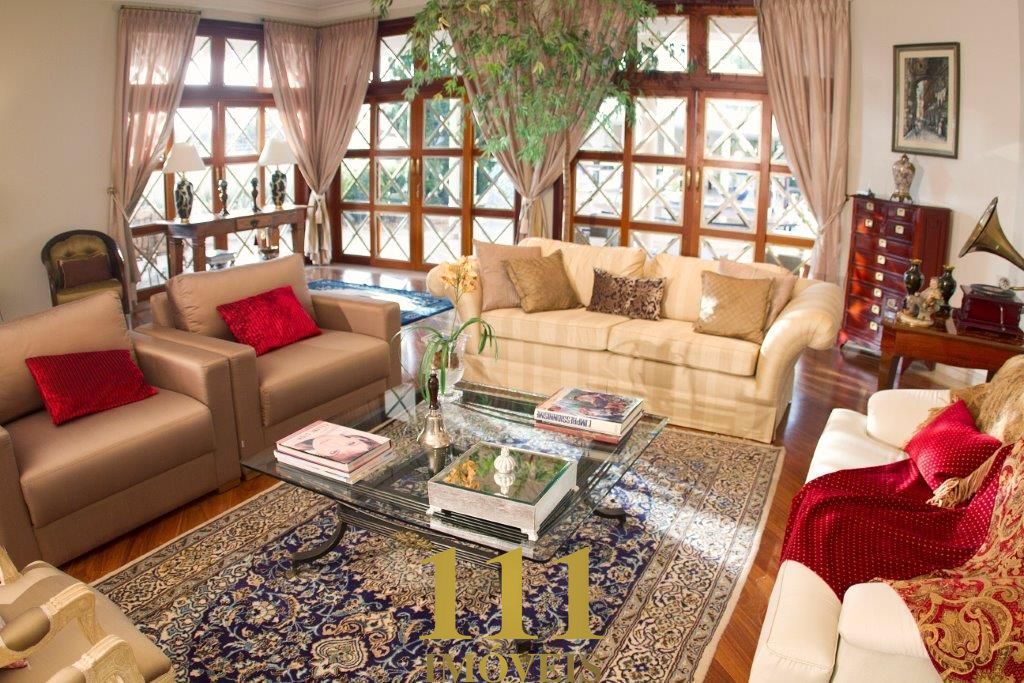 Residência no Condomínio Colinas