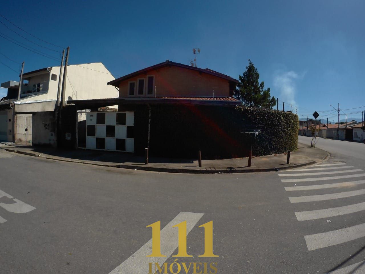 Oportunidade Única: Casa Com Estrutura Completa + Excelente Potencial -TAUBATÉ