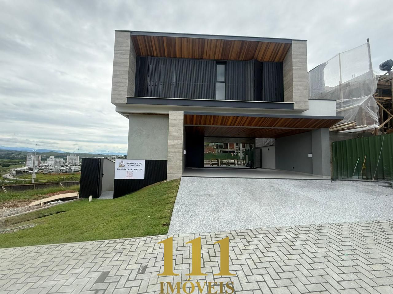 Casa Nova à Venda no Condomínio Terras Alpha – Alto Padrão