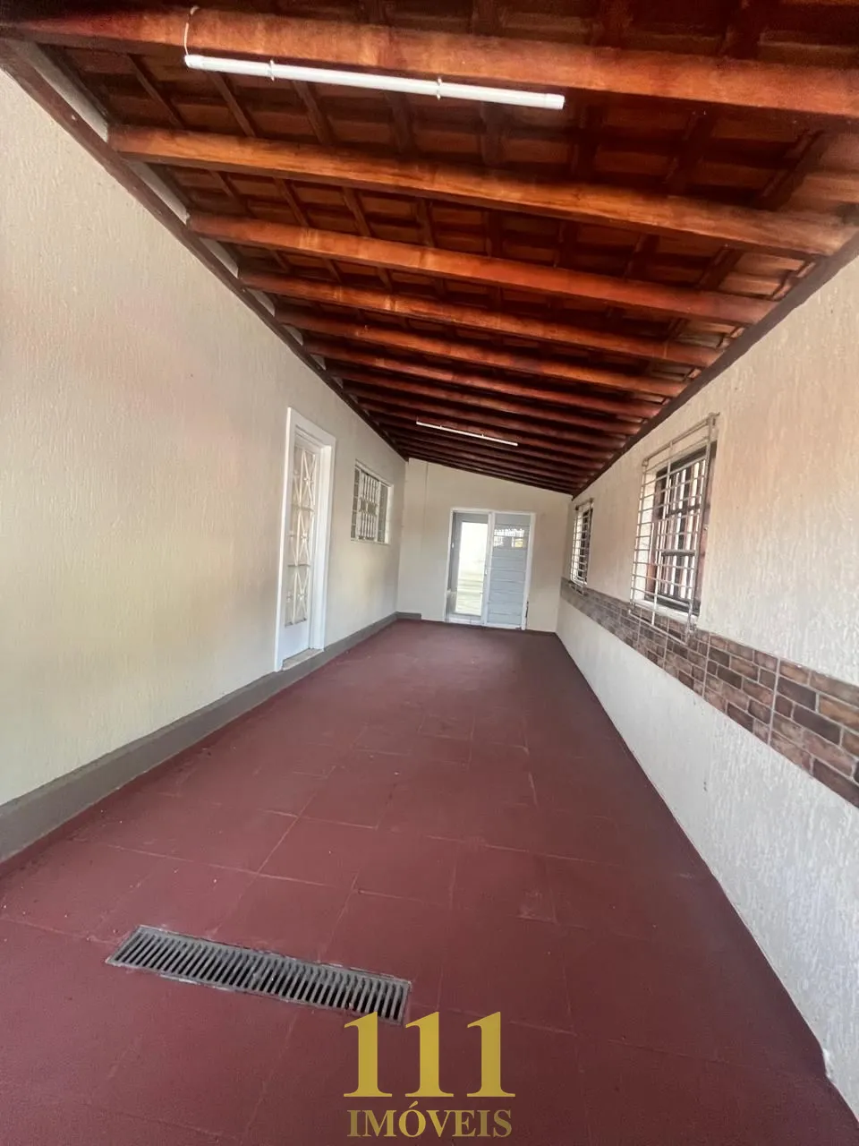 Casa comercial com  Galpão no Bosque dos Eucaliptos/ São José dos Campos.