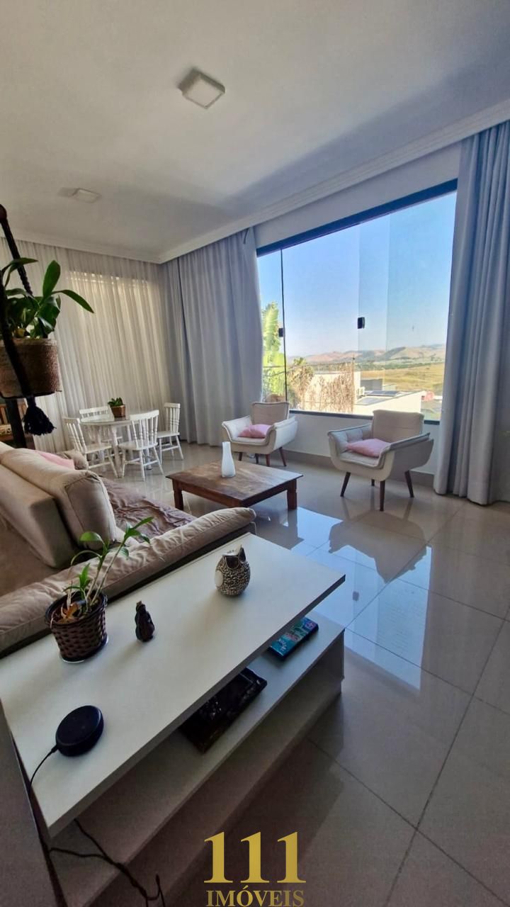 Casa com 5 suítes em condomínio fechado no Urbanova