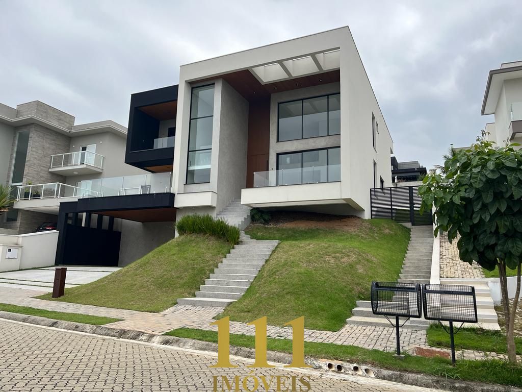 Residência no Condomínio Reserva do Paratehy