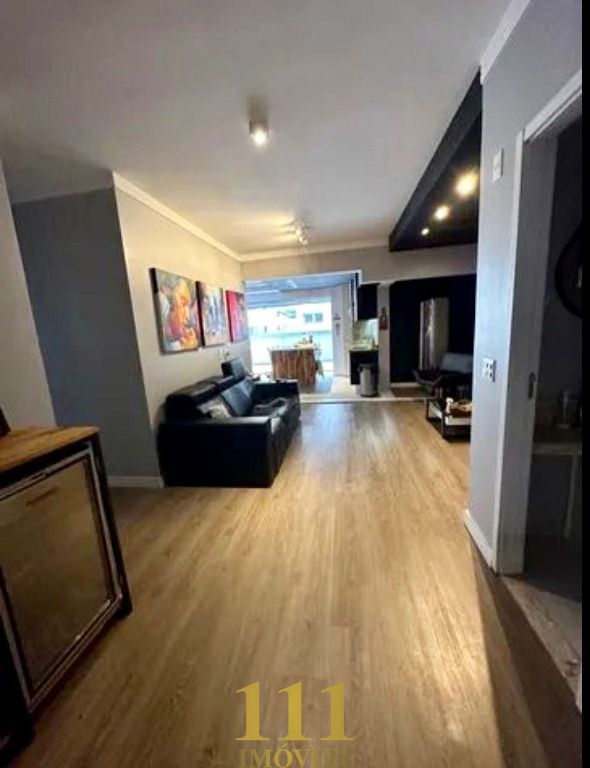 Apartamento com 3 dormitórios - Jardim Aquarius