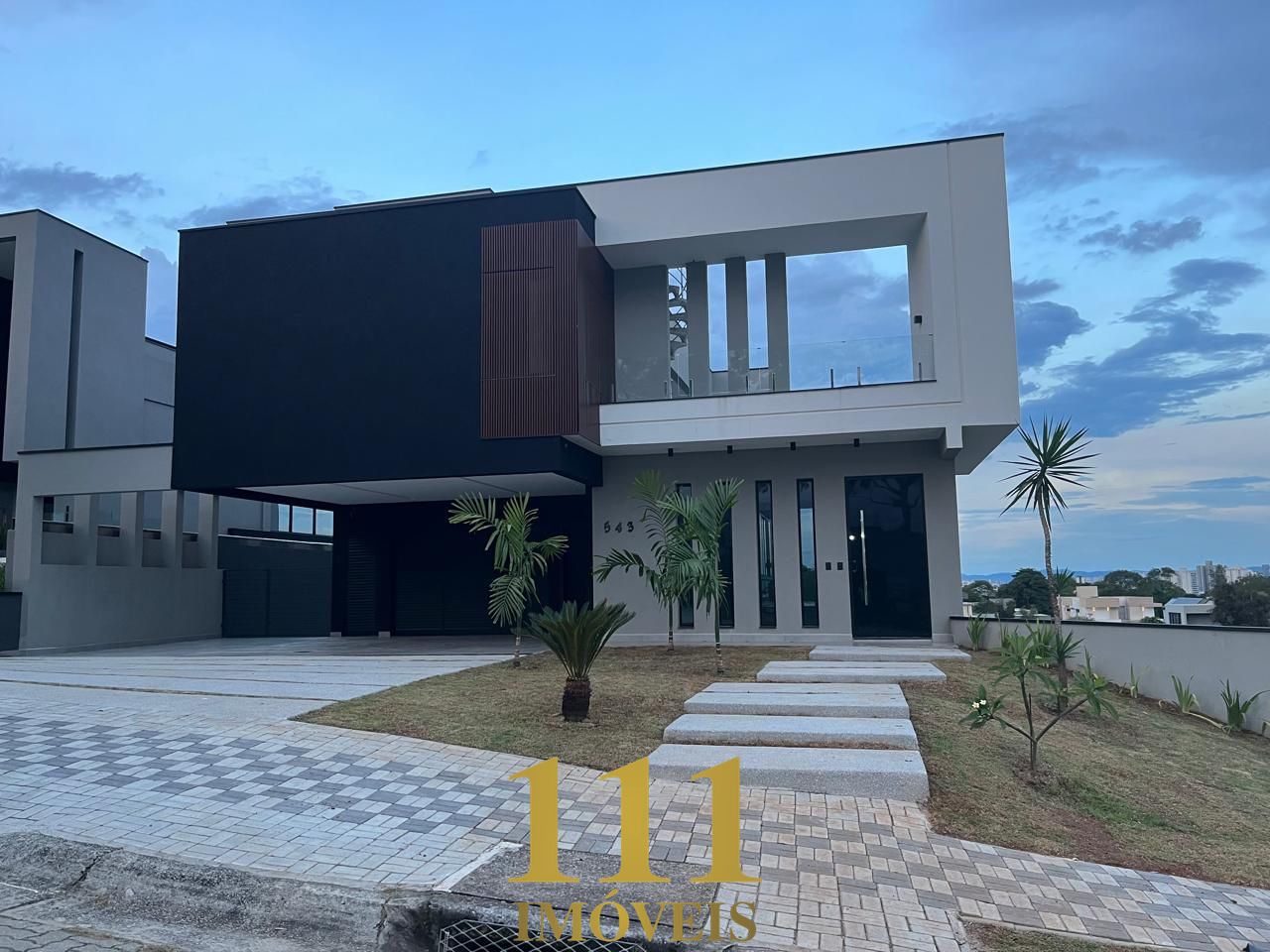 **Casa de Alto Padrão — Projeto Moderno, Sofisticado e Eficiente** SJC.