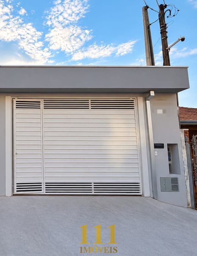 Casa nova com 3 quartos, garagem coberta e excelente aproveitamento de espaço