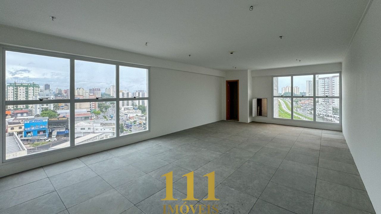 Sala comercial no Edifício 811 Executive Offices