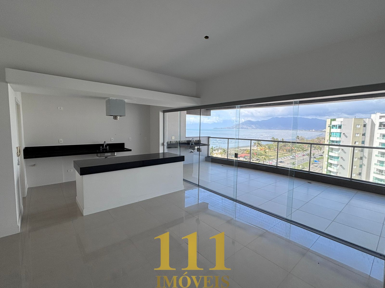 **Apartamento Beira-Mar com Vista Deslumbrante e Conforto Completo- Indaiá**