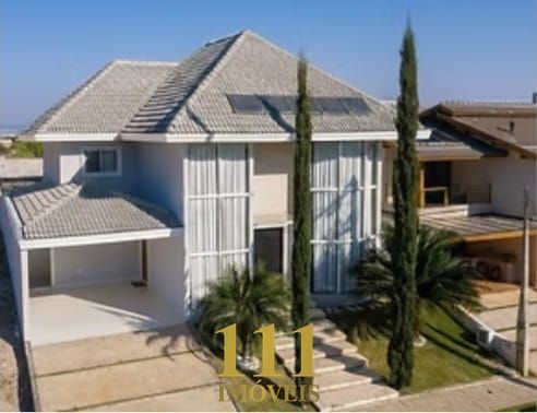 Casa Sobrado de Alto Padrão no Condomínio Residencial Jaguary/ SJC.