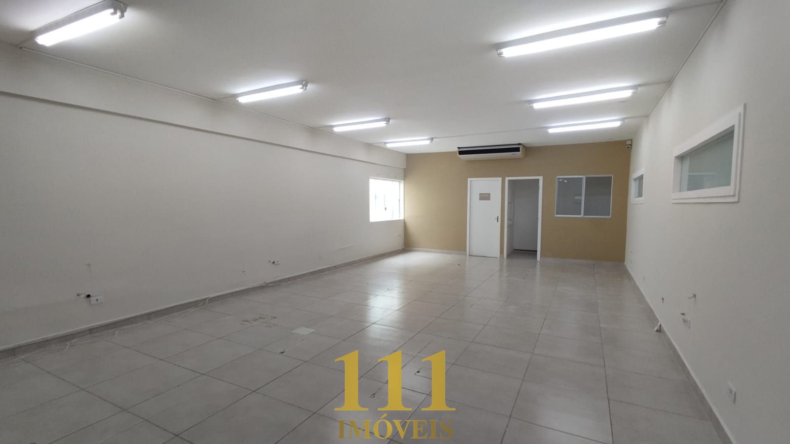 Sala Comercial no Condomínio Spaço Schnneider/ Taubaté.
