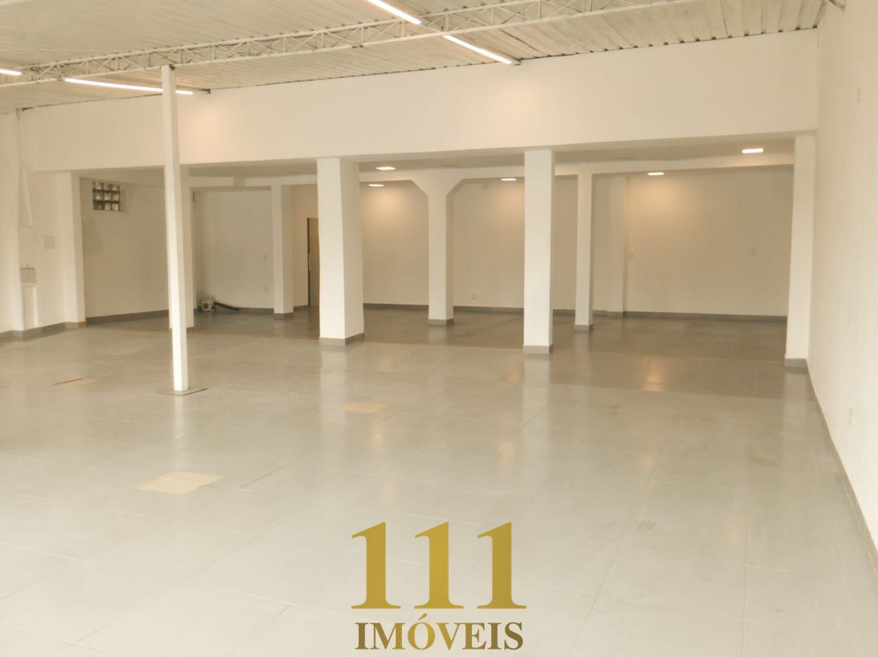 Galpão Comercial para Locação – 180 m² na Av. Bacabal