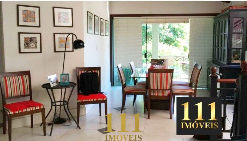 Residência no Condomínio Chácara dos Lagos