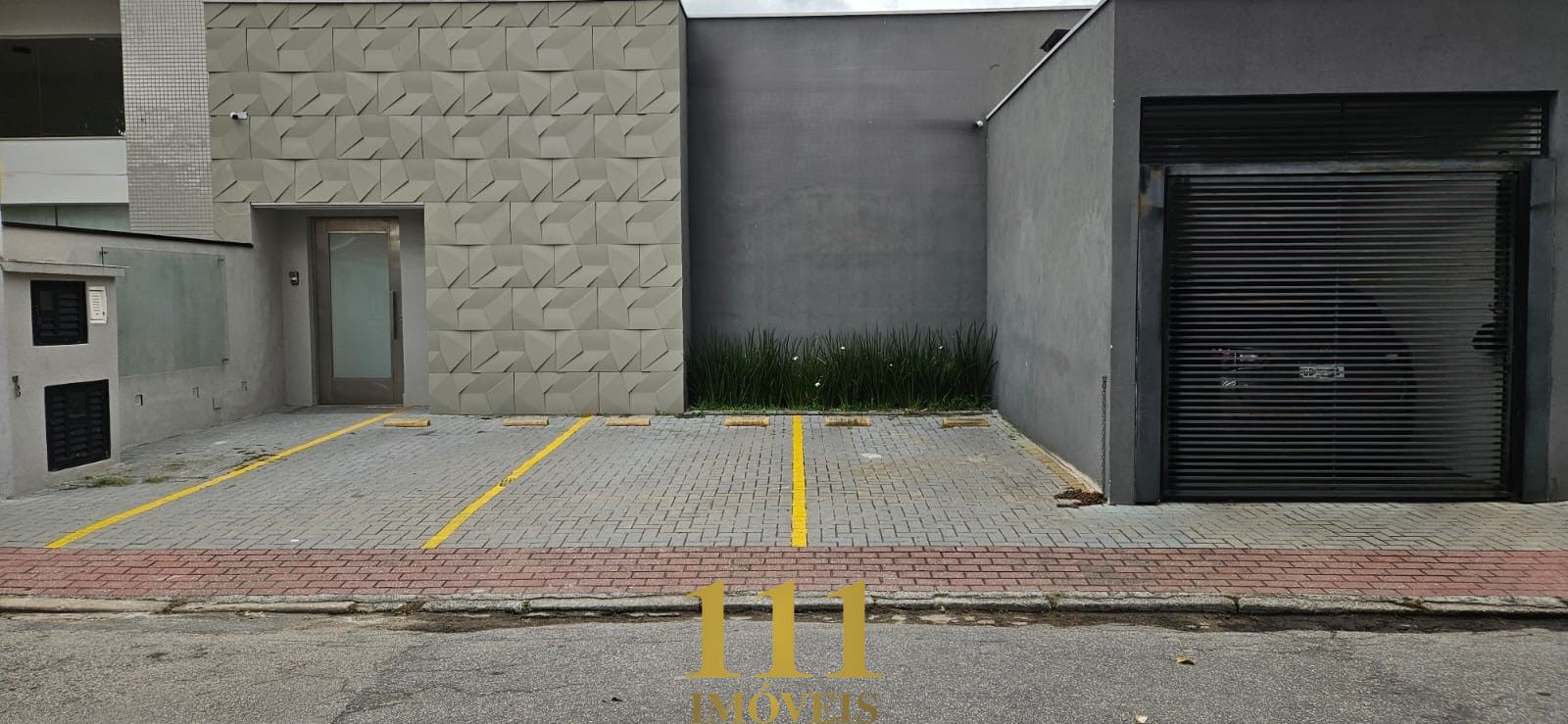 Ponto Comercial térreo pronto para Clínica na Vila Adyana/ SJC