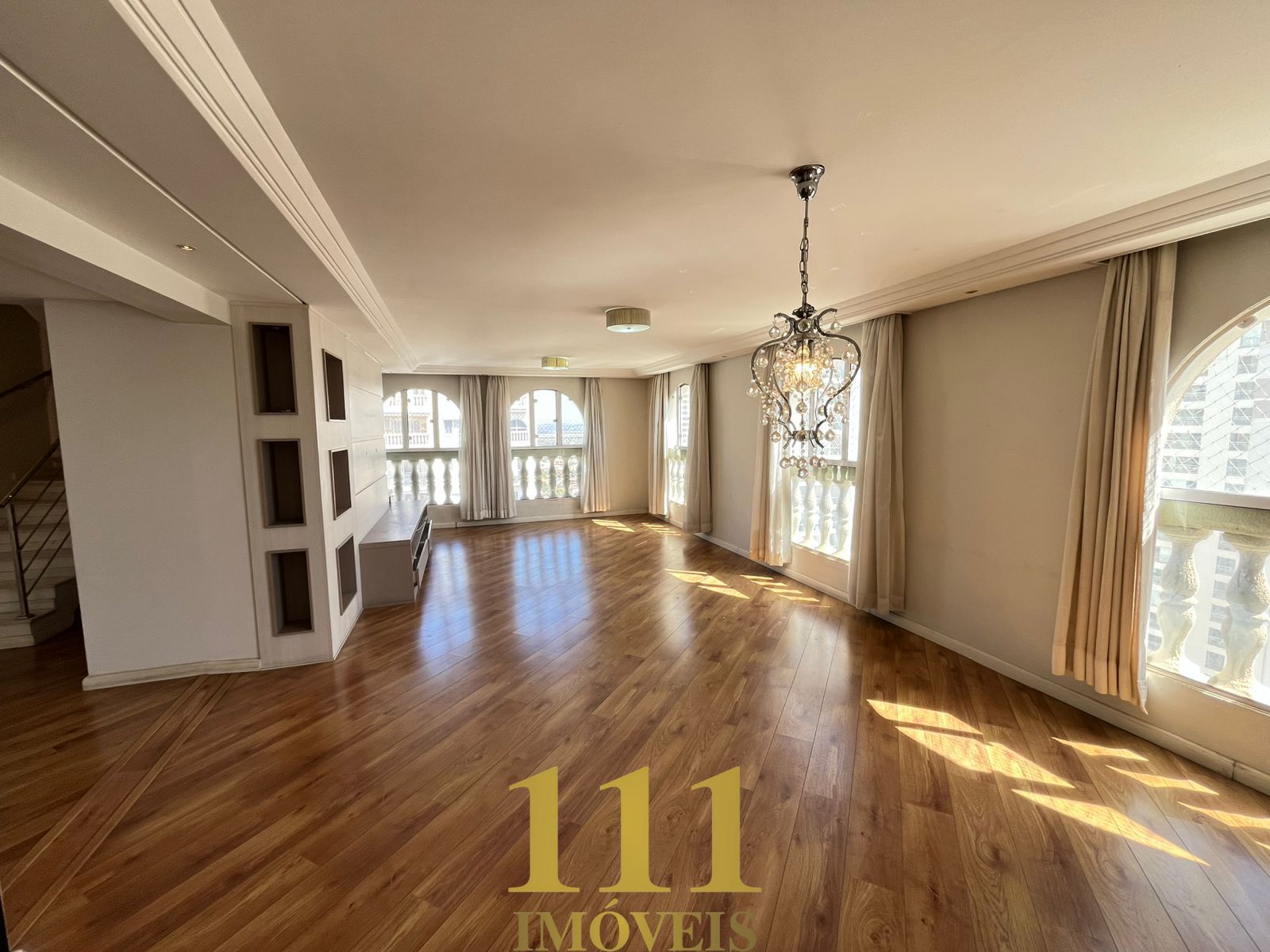 Apartamento Triplex no Condomío Residencial Mediterrâneo