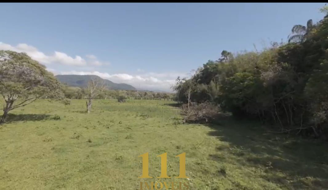 ÁREA EM SÃO SEBASTIÃO.