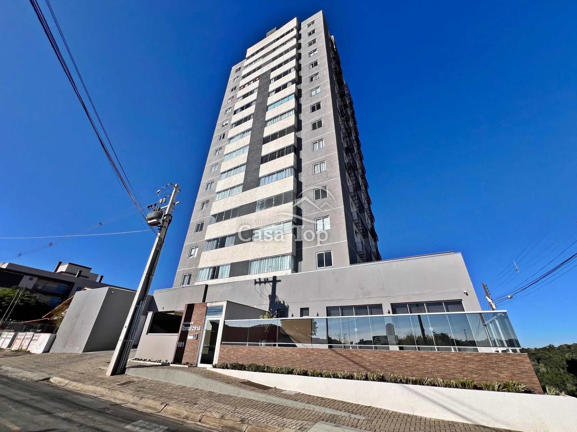 Apartamento semimobiliado para alugar Uvaranas - Edifício Tomazina
