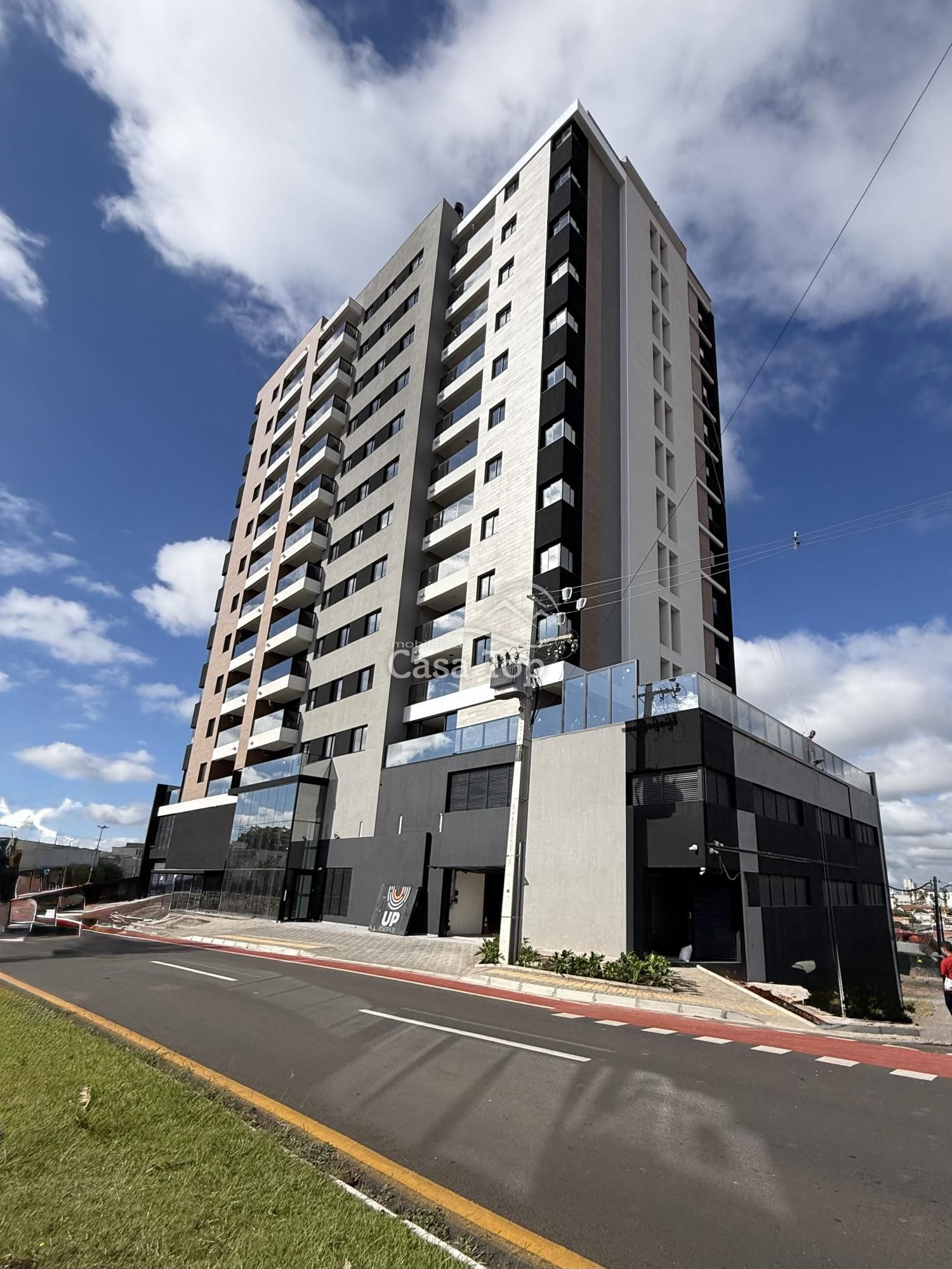 Apartamento semimobiliado à venda Uvaranas - Edifício Up Residence