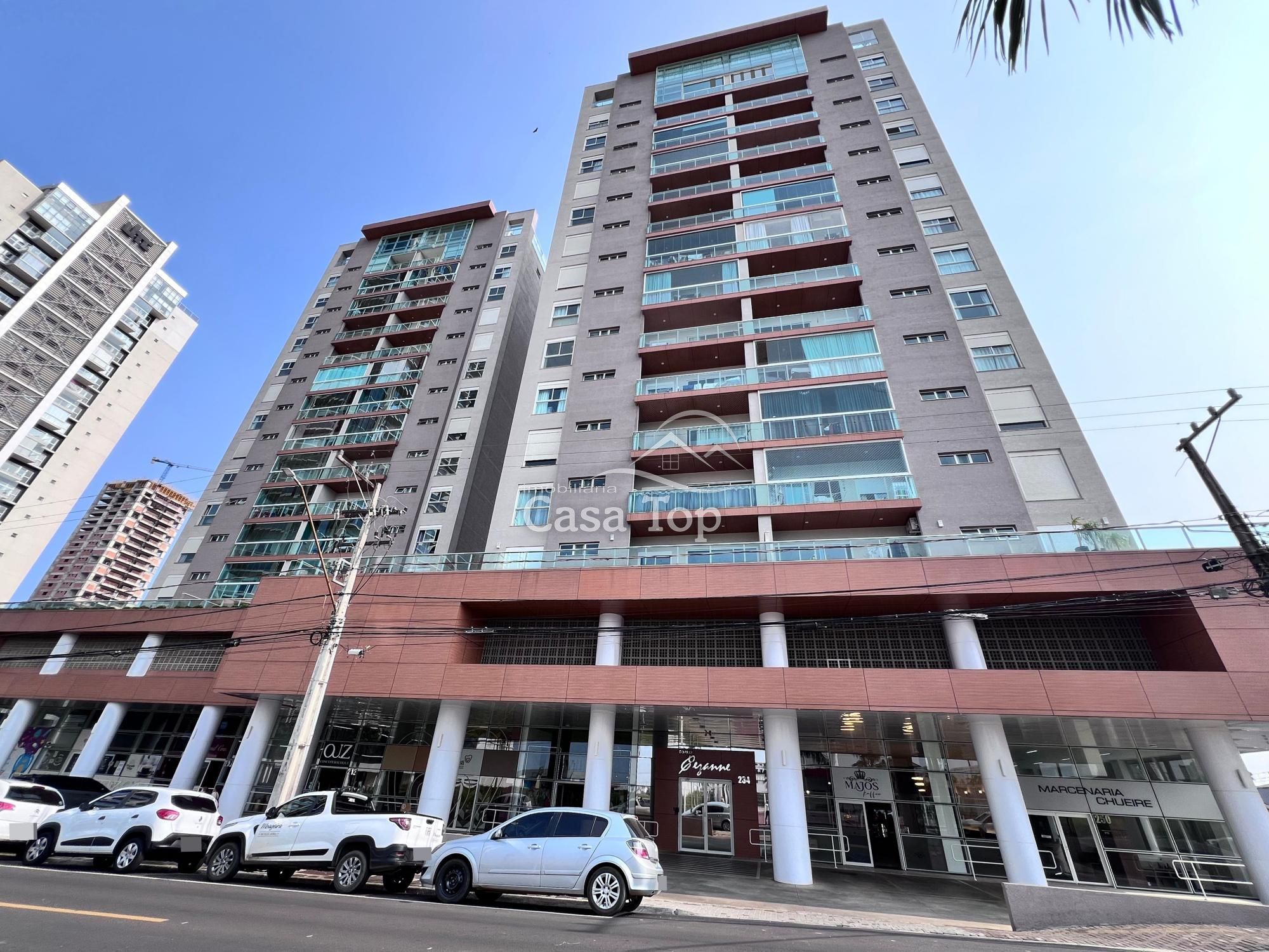 Apartamento semimobiliado à venda Oficinas - Edifício Torres Cezanne
