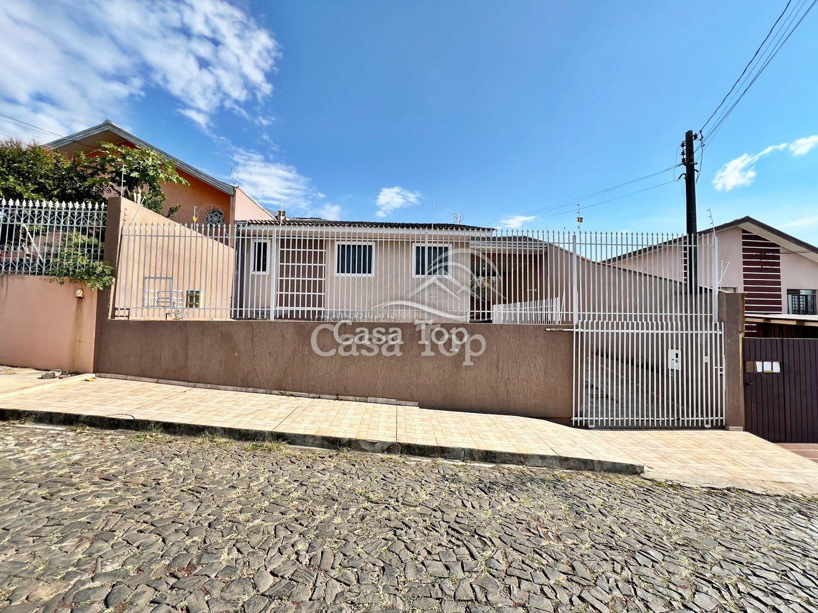 Residência à venda - Contorno