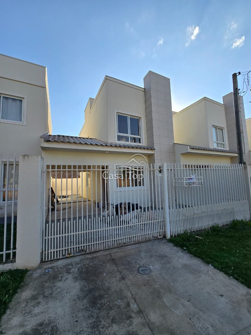 Sobrado à venda Uvaranas
