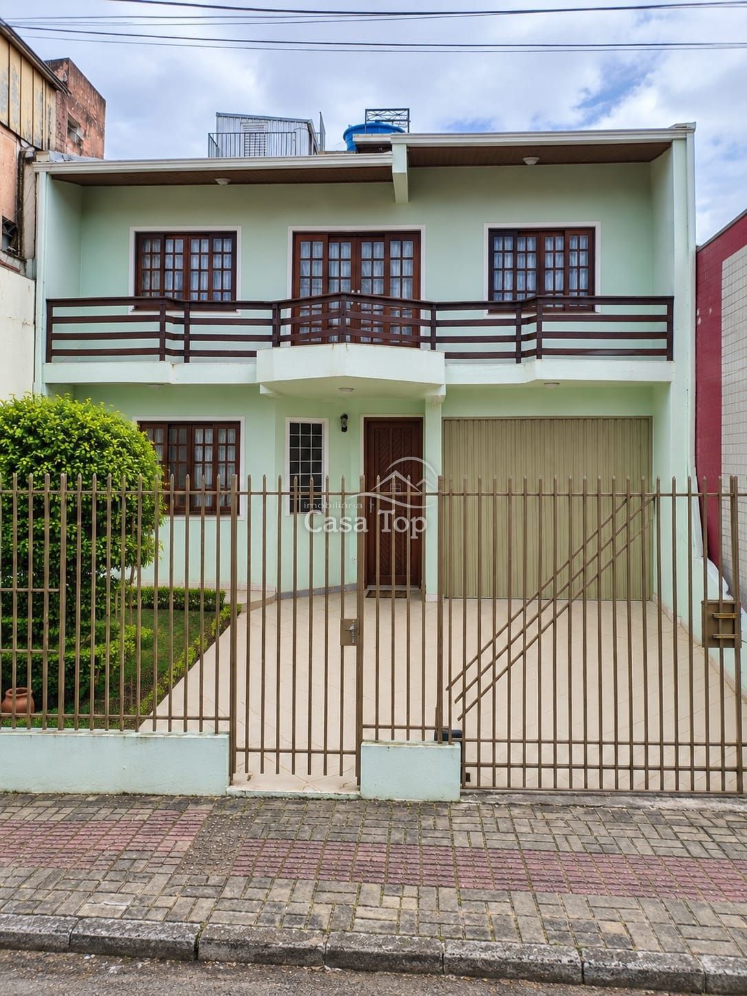 Sobrado à venda Centro