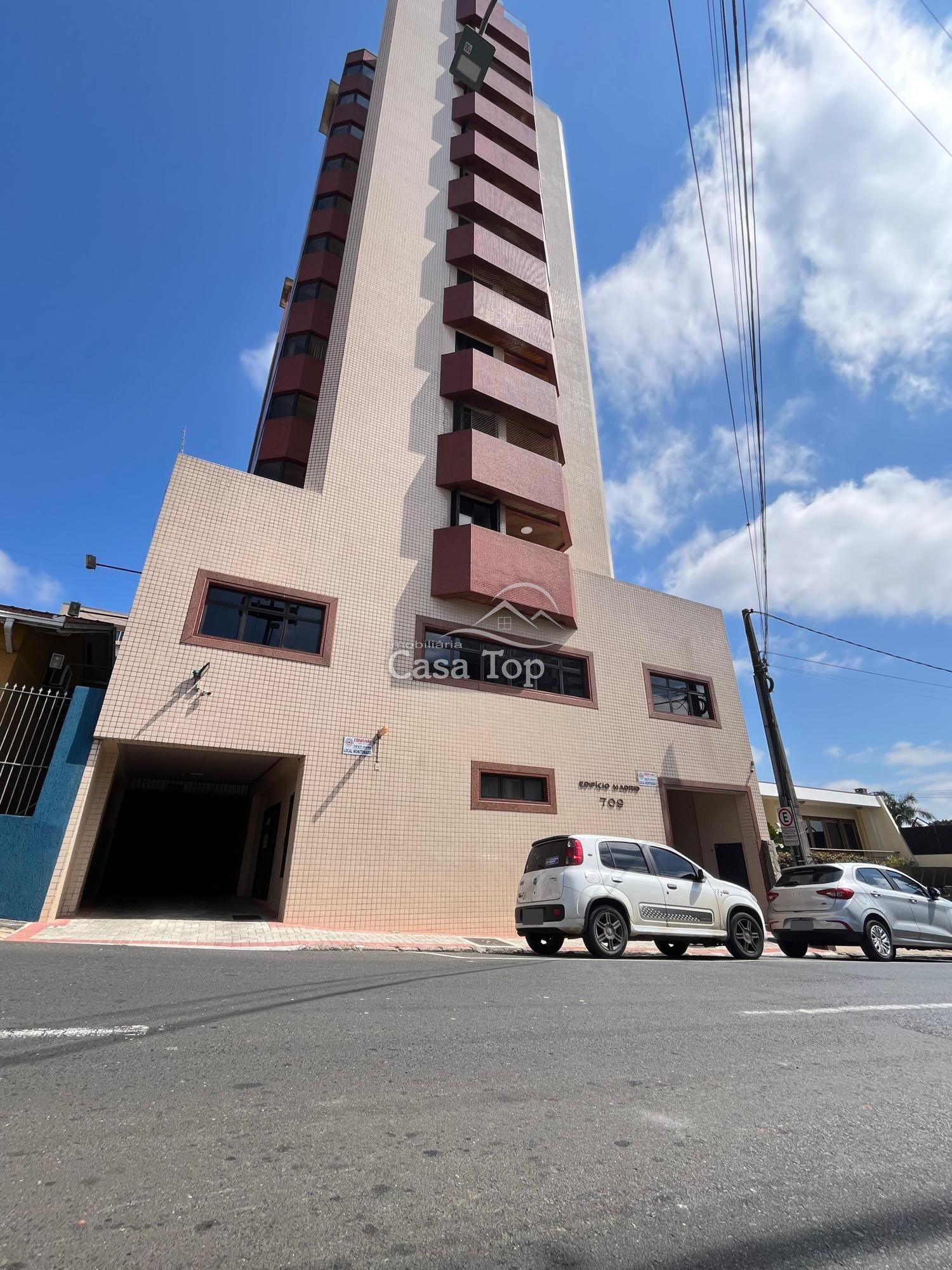 Apartamento semimobiliado à venda Edifício Madrid - Centro