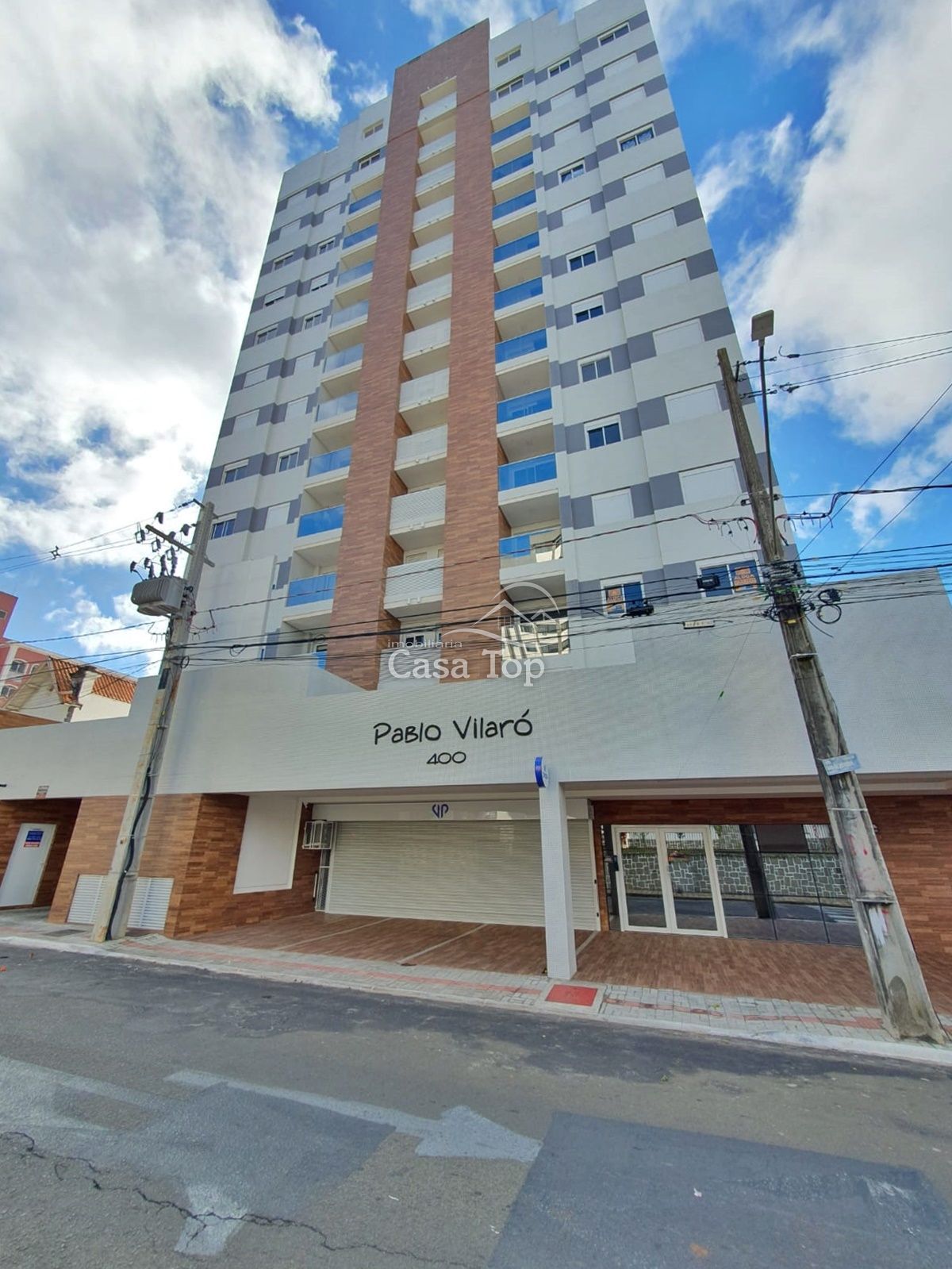Apartamento semimobiliado para alugar Edifício Pablo Vilaró - Centro