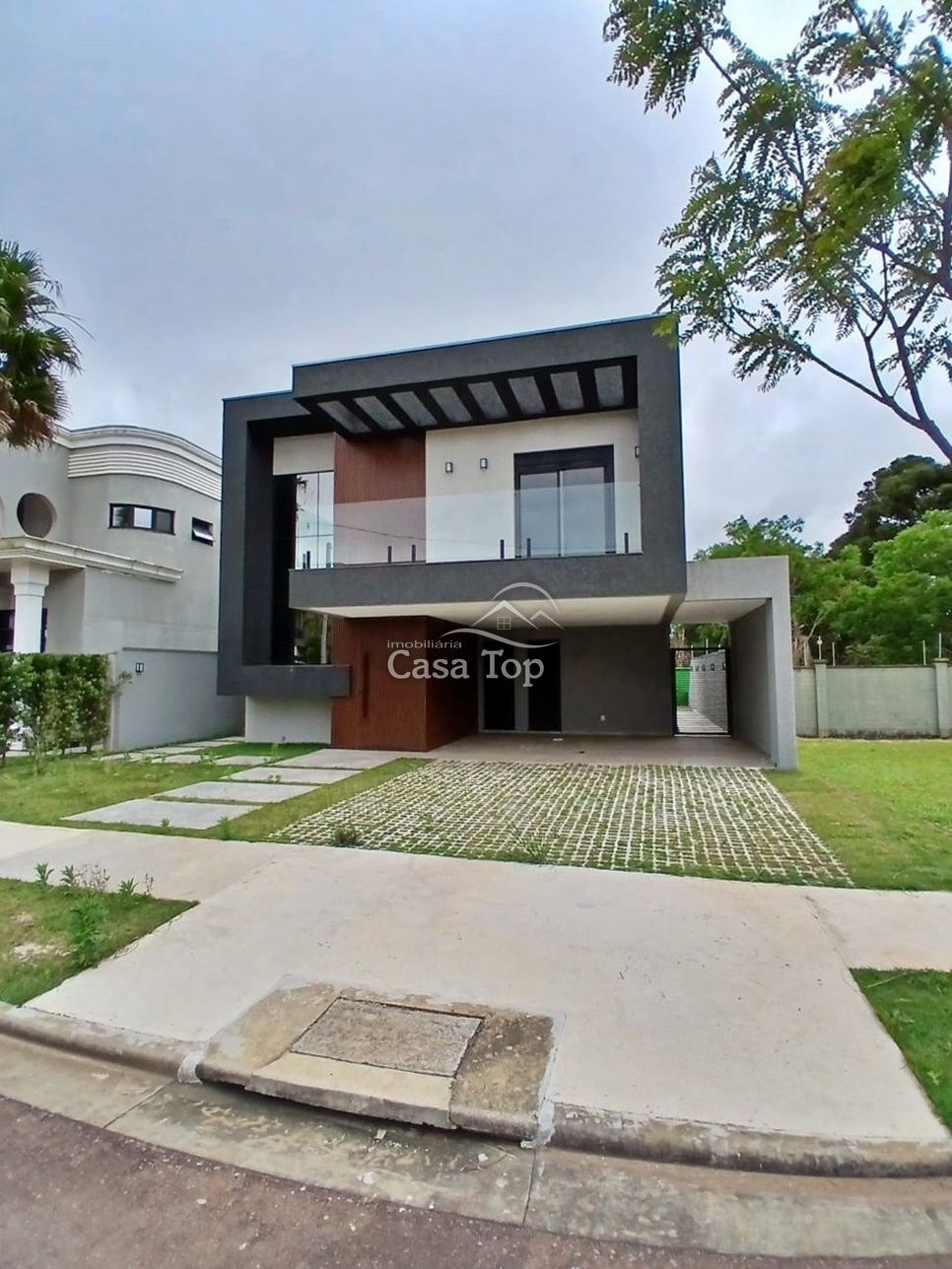 Casa semimobiliada para alugar Condomínio Terras Alphaville - Jardim Carvalho