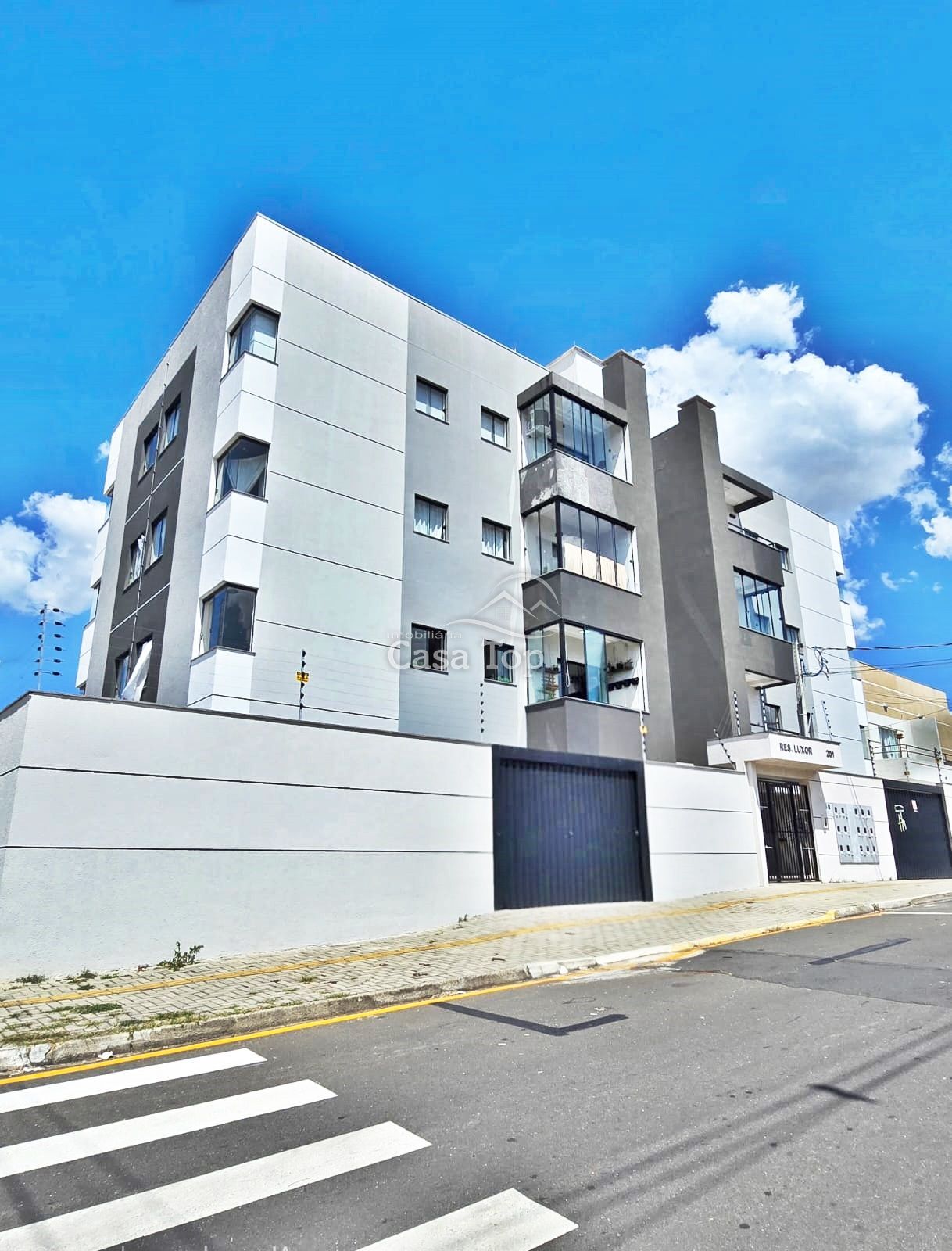 Apartamento semimobiliado à venda Edifício Residencial Luxor - Ronda