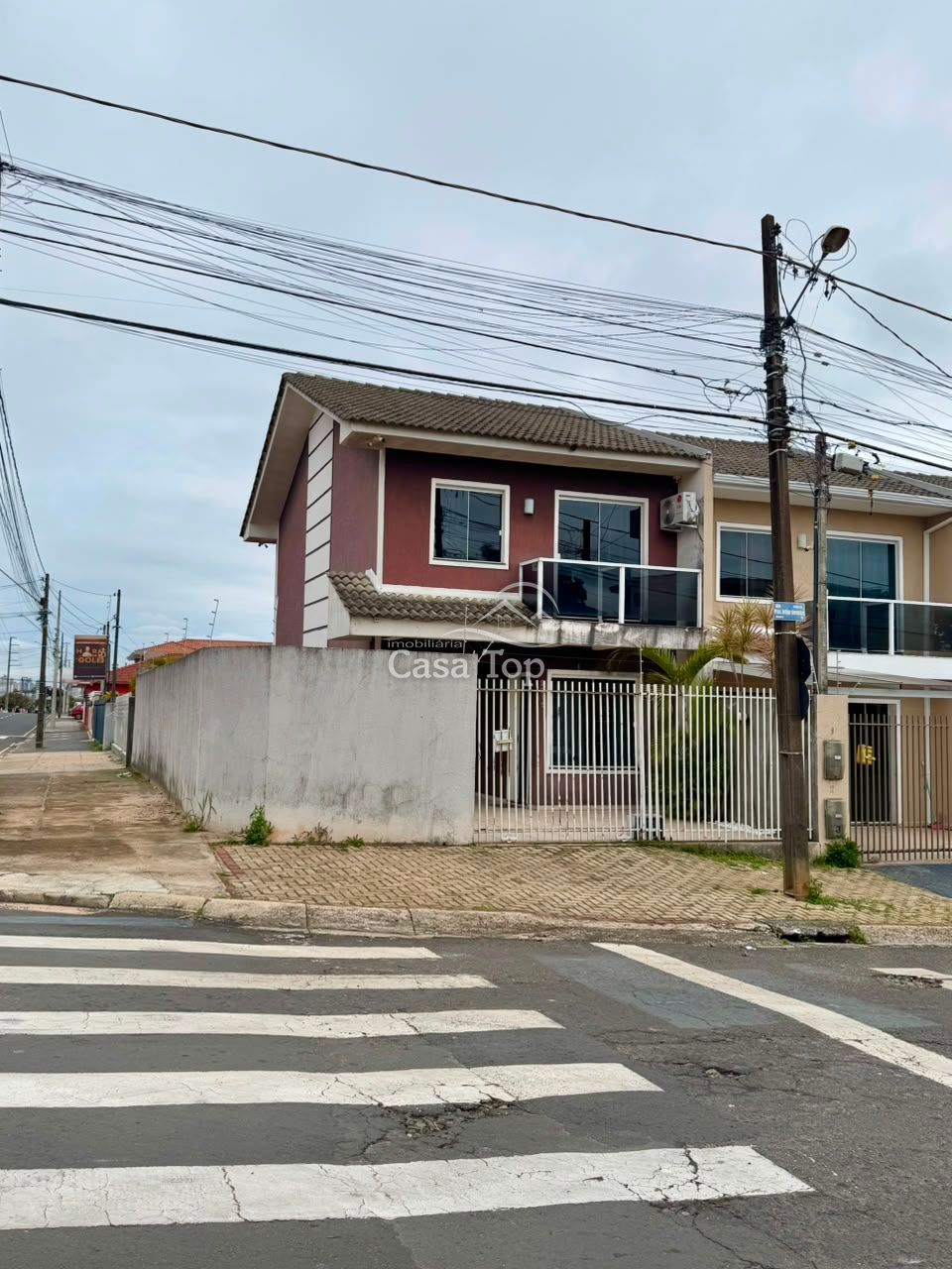 Sobrado à venda Neves