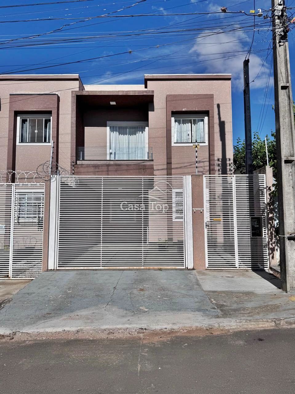 Casa semimobiliada para alugar - Órfãs