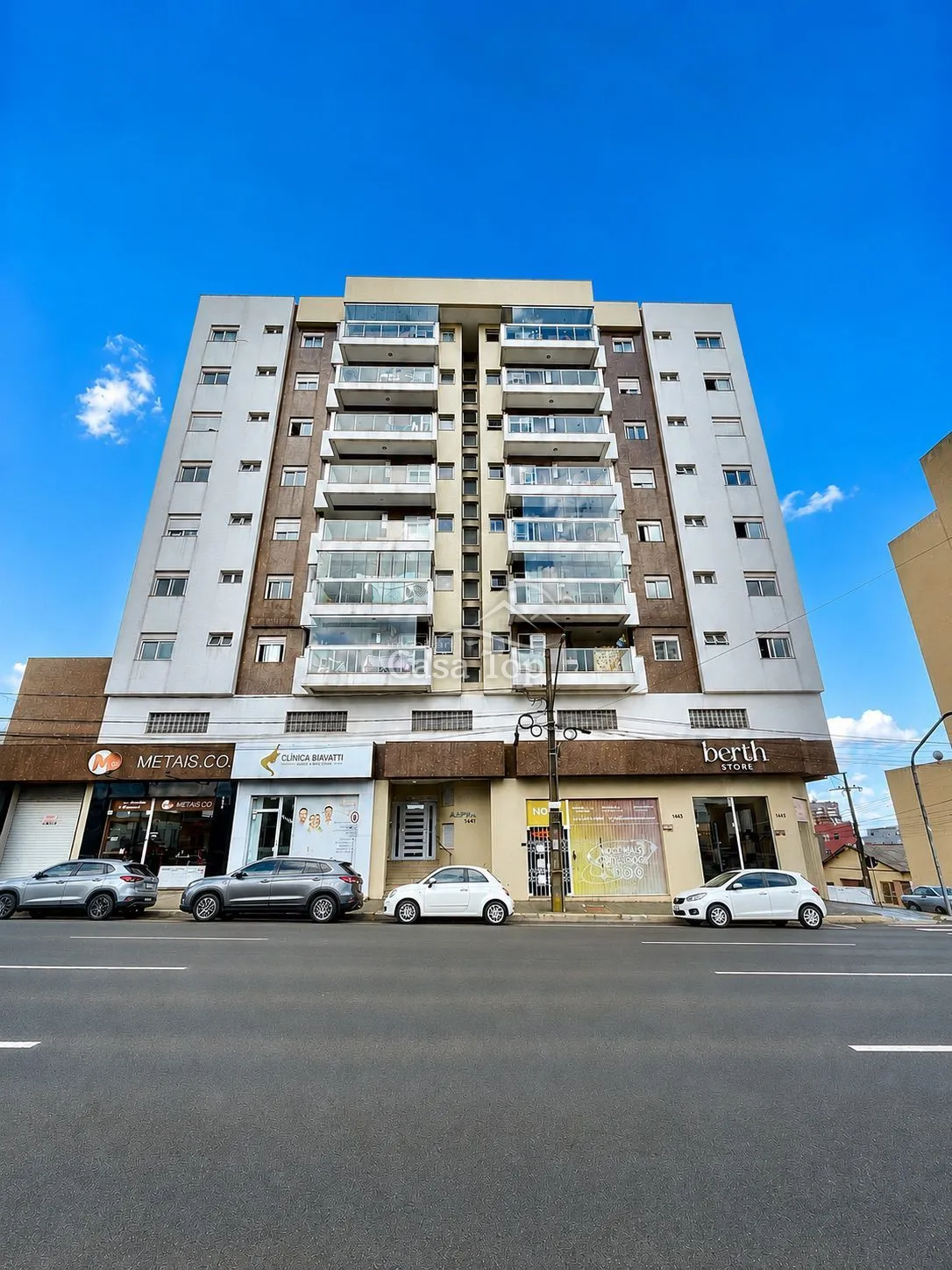 Apartamento semimobiliado à venda Edifício Alpha - Centro