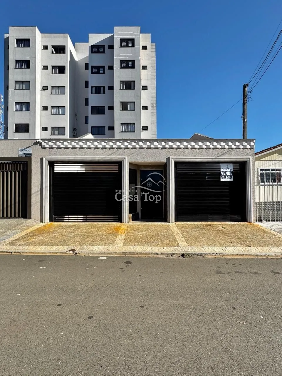 Casa semimobiliada à venda - Órfãs