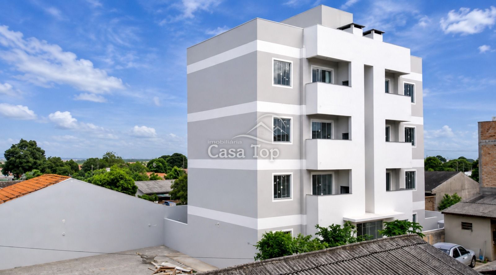 Apartamento semimobiliado Uvaranas