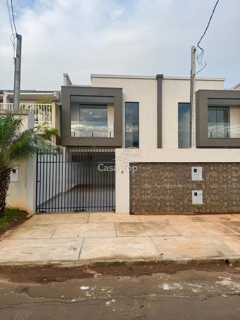 Sobrado à venda Uvaranas