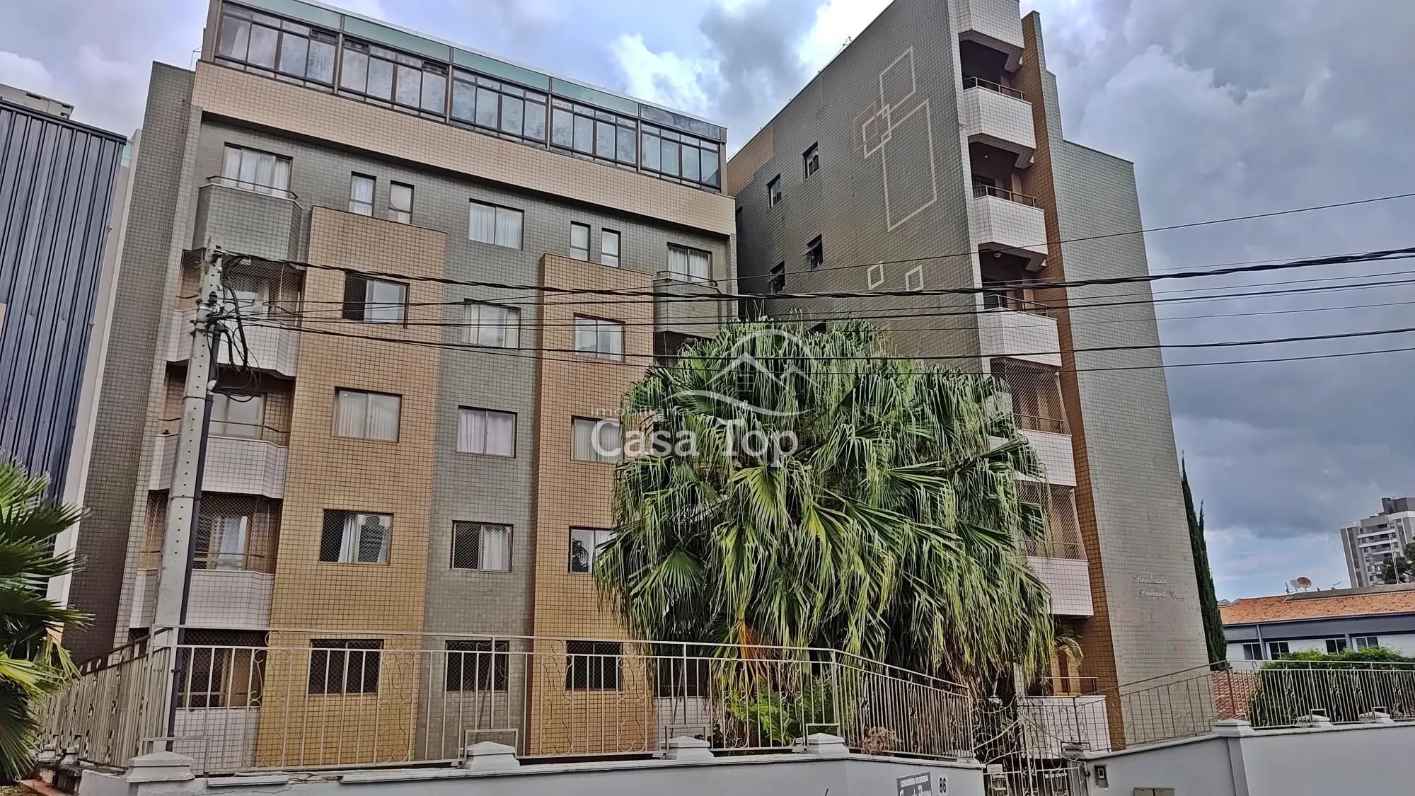 Apartamento Garden semimobiliado à venda - Edifício Fernando Pessoa
