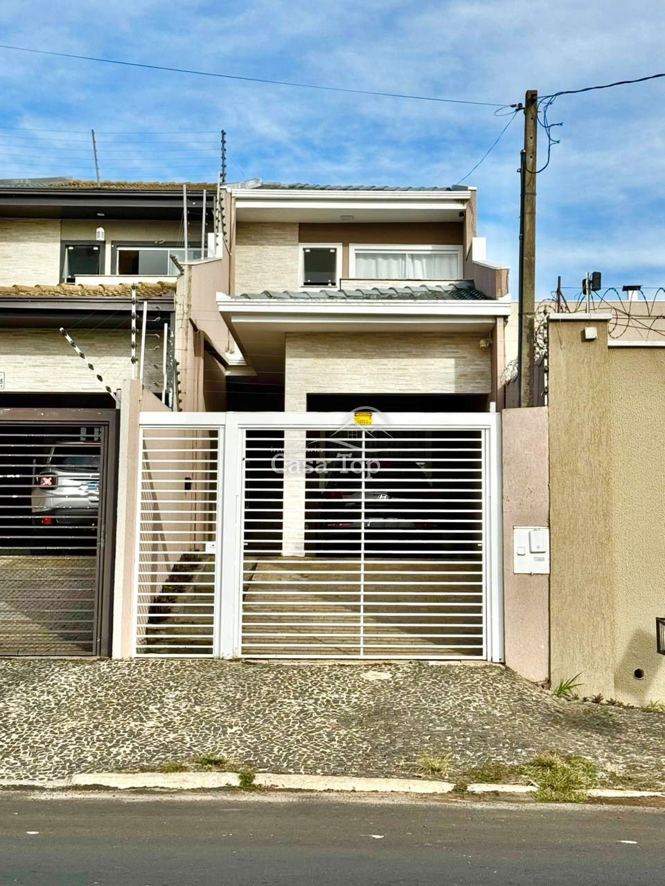 Sobrado à venda - Uvaranas