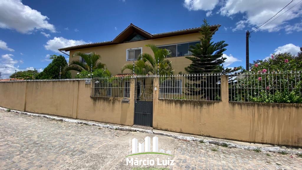 Casa à venda em Gravatá no bairro Nossa Sra. das Graças