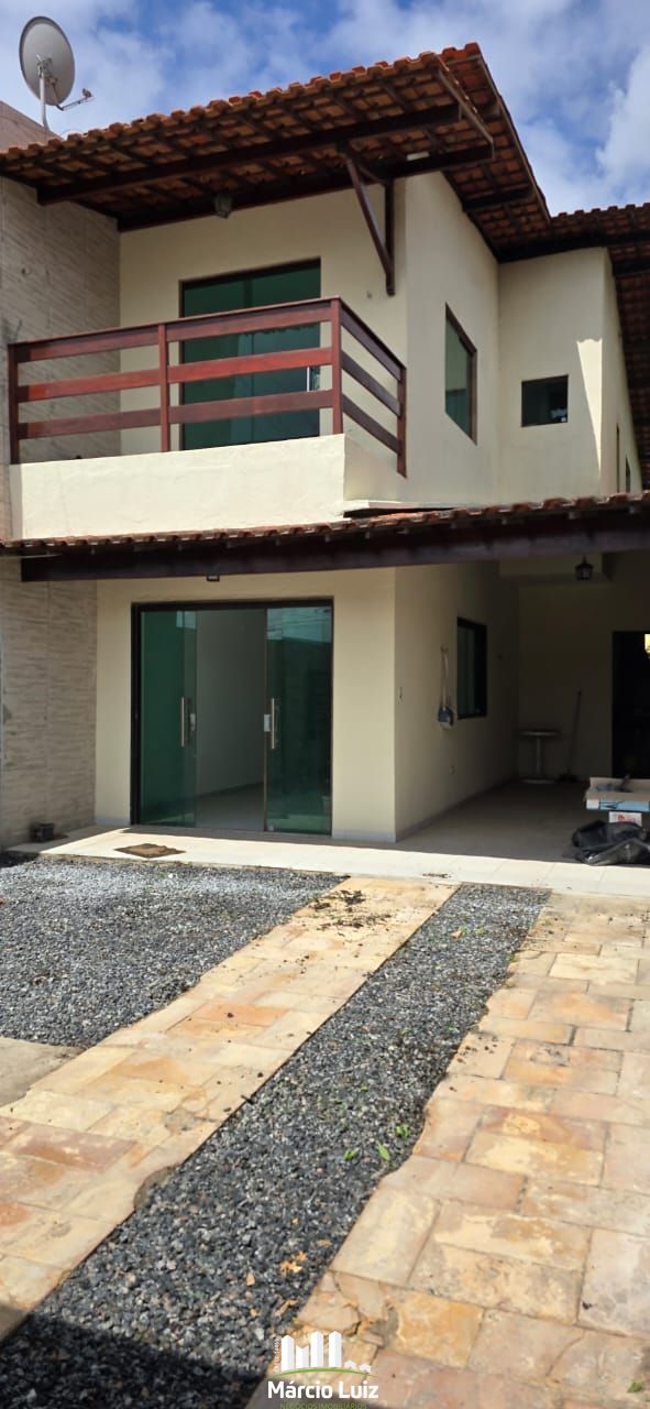 Casa Solta com 03 Quartos à Venda em Gravatá