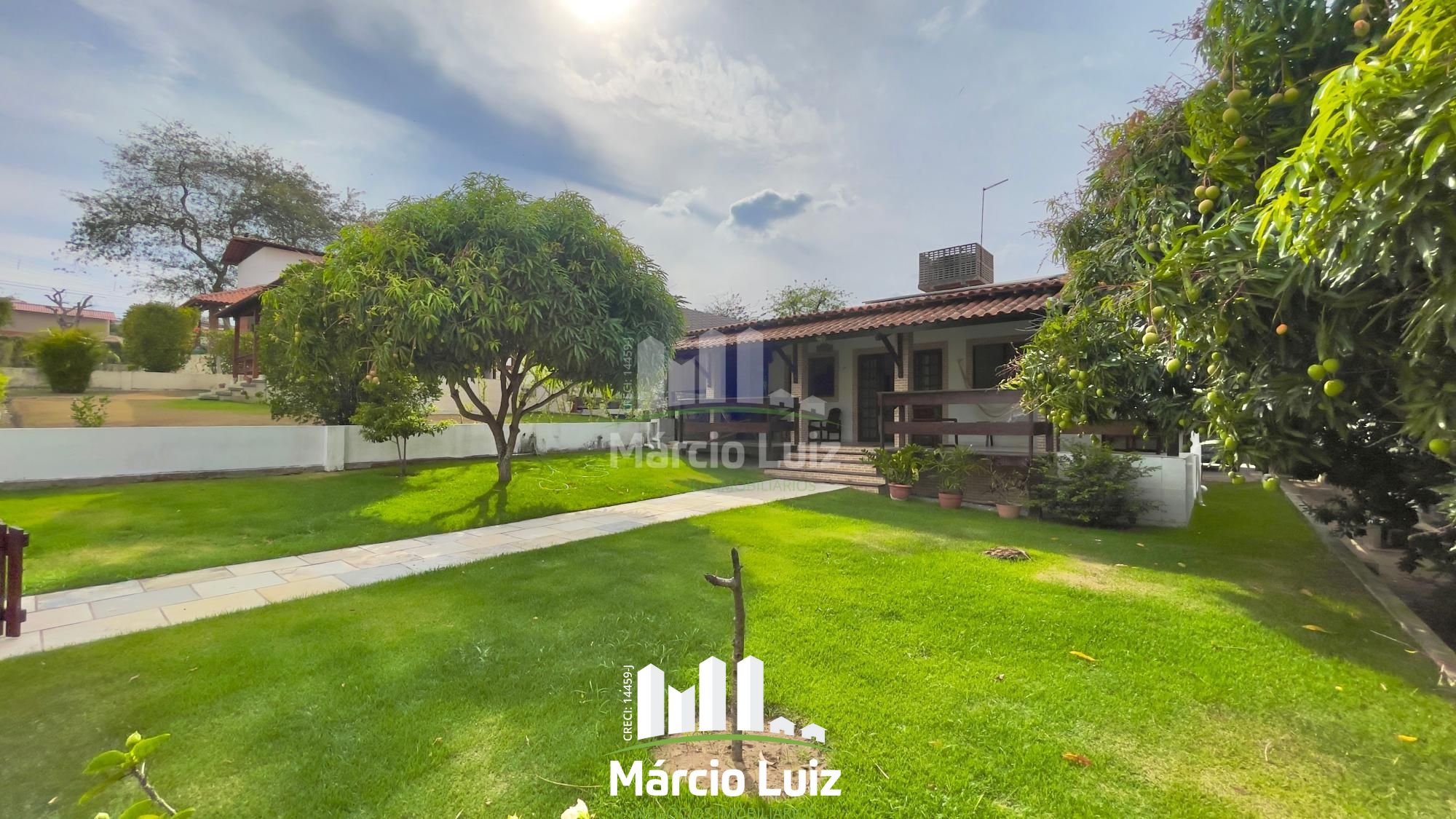 Casa à venda em Gravatá no Condomínio Maisons de France