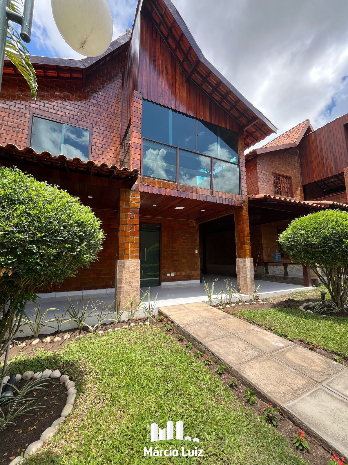 VENDIDA - Casa com 05 quartos em Gravatá no Privê Aconchego IV