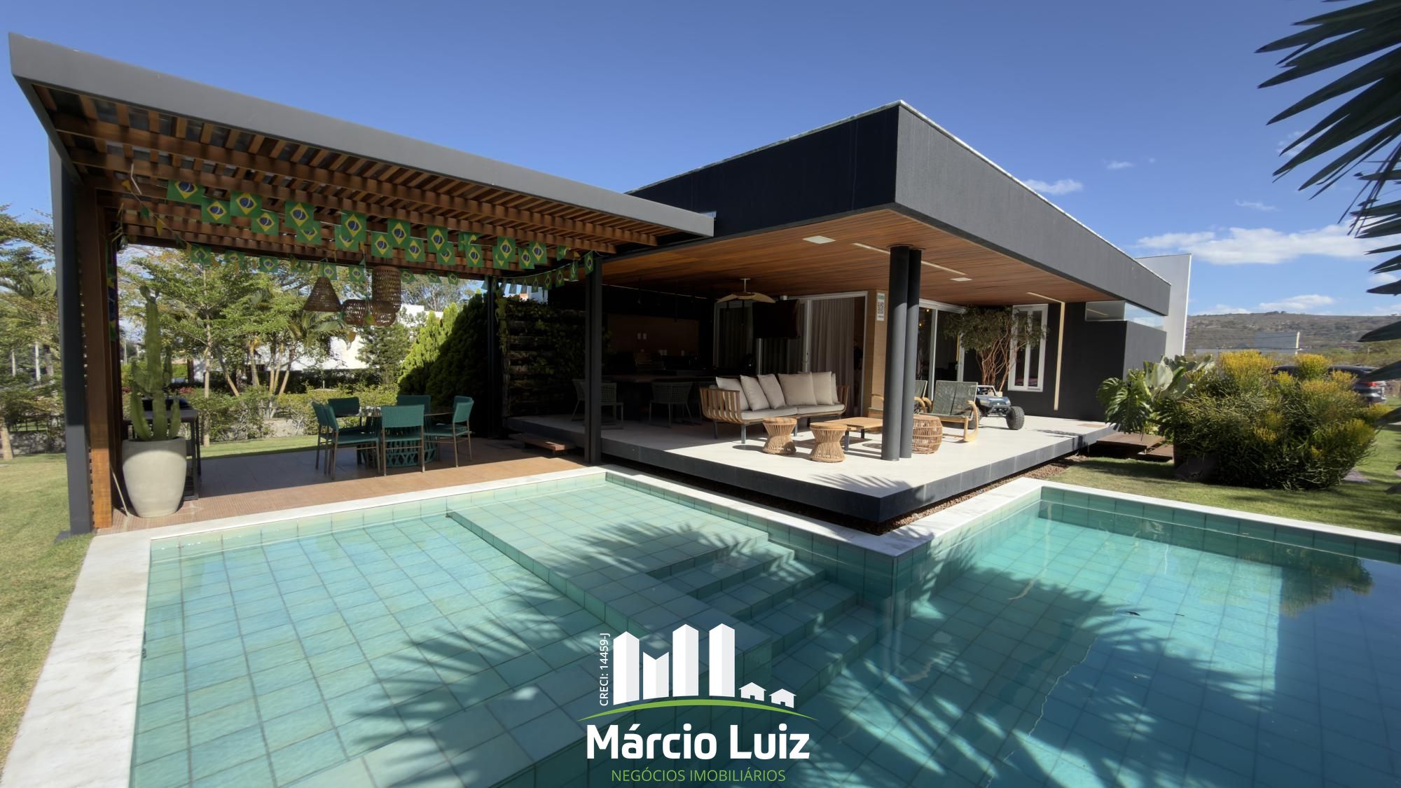 Casa de Luxo à Venda no Gravatá Country | 5 Suítes, Porteira Fechada e Piscina Aquecida