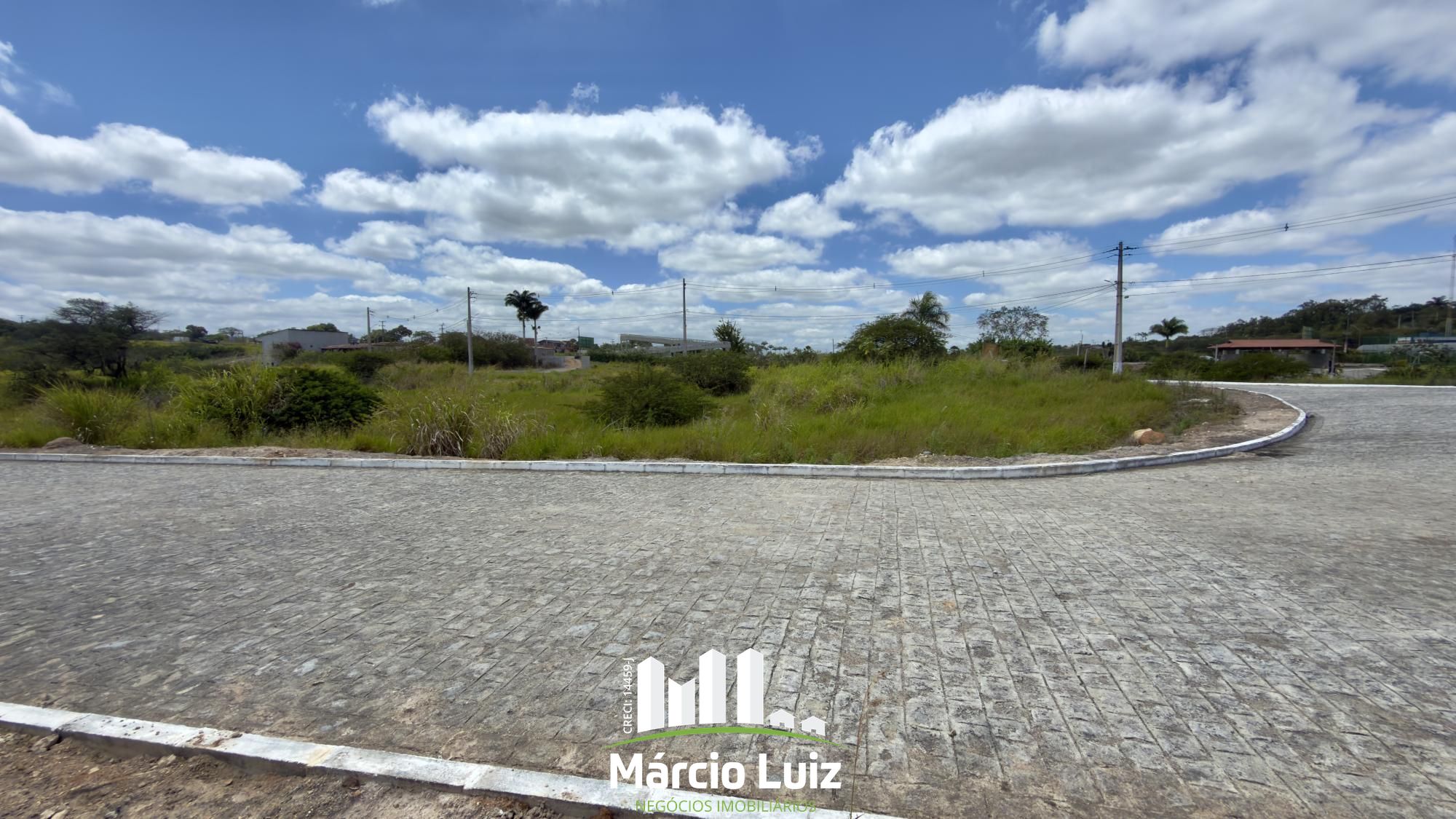 Lote de 1.001,25m² à Venda no Condomínio Vila das Acácias | Financiável e Próximo à BR-232