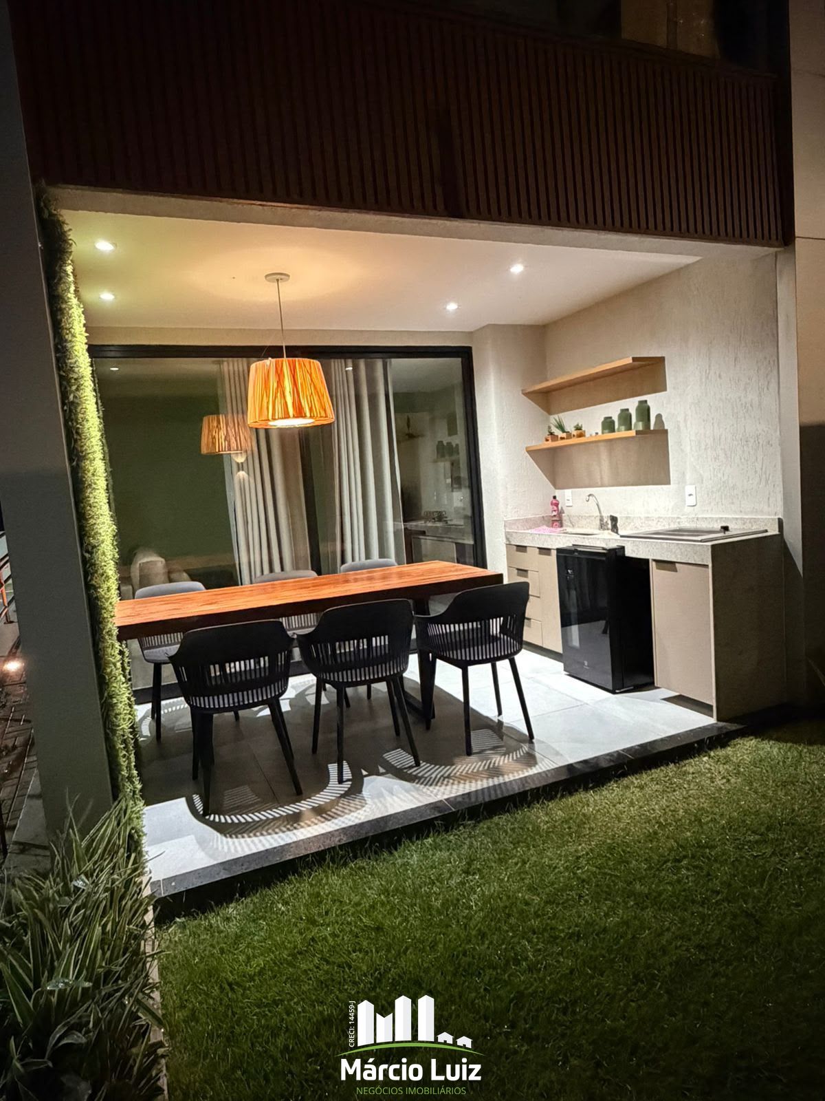 Flat Mobiliado à Venda no condomínio Terraço Santana em Gravatá