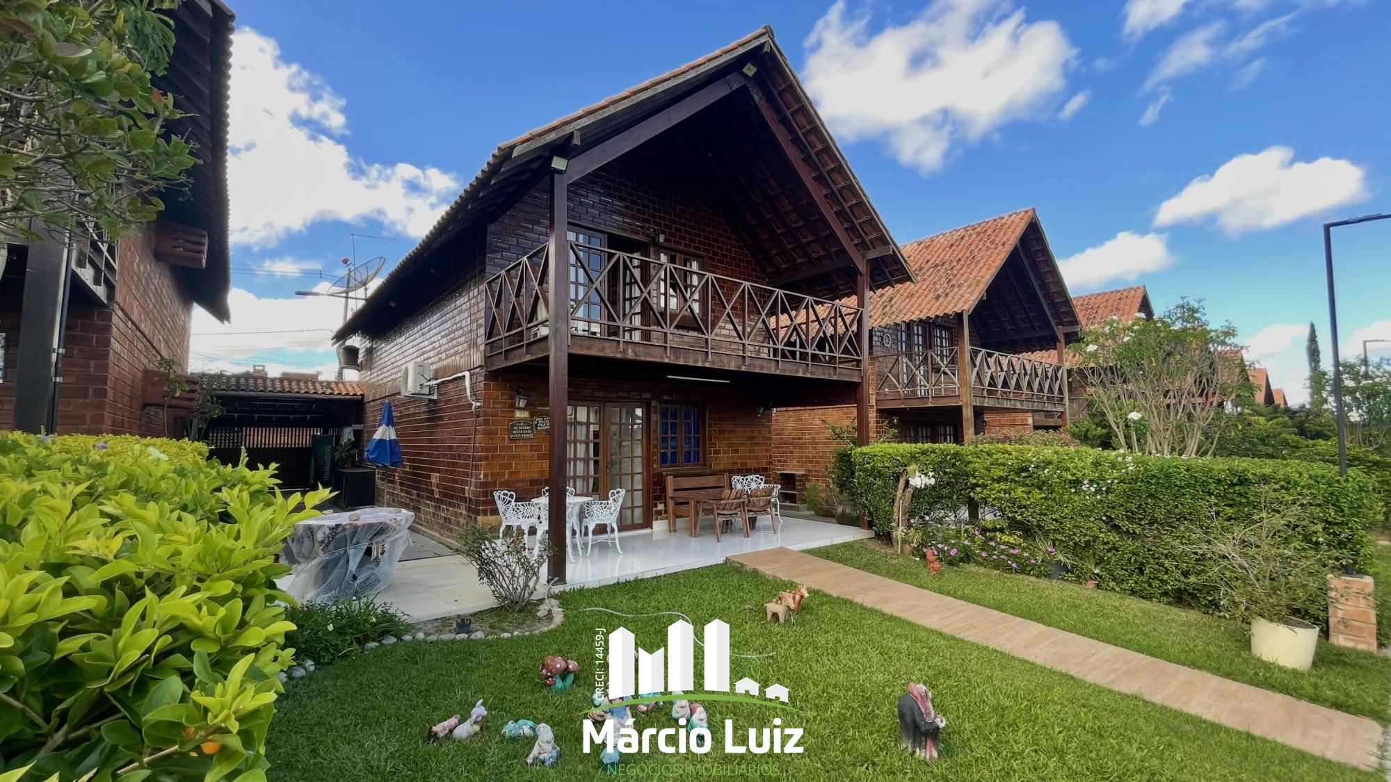 Casa Semimobiliada à Venda no Condomínio Mont Blanc