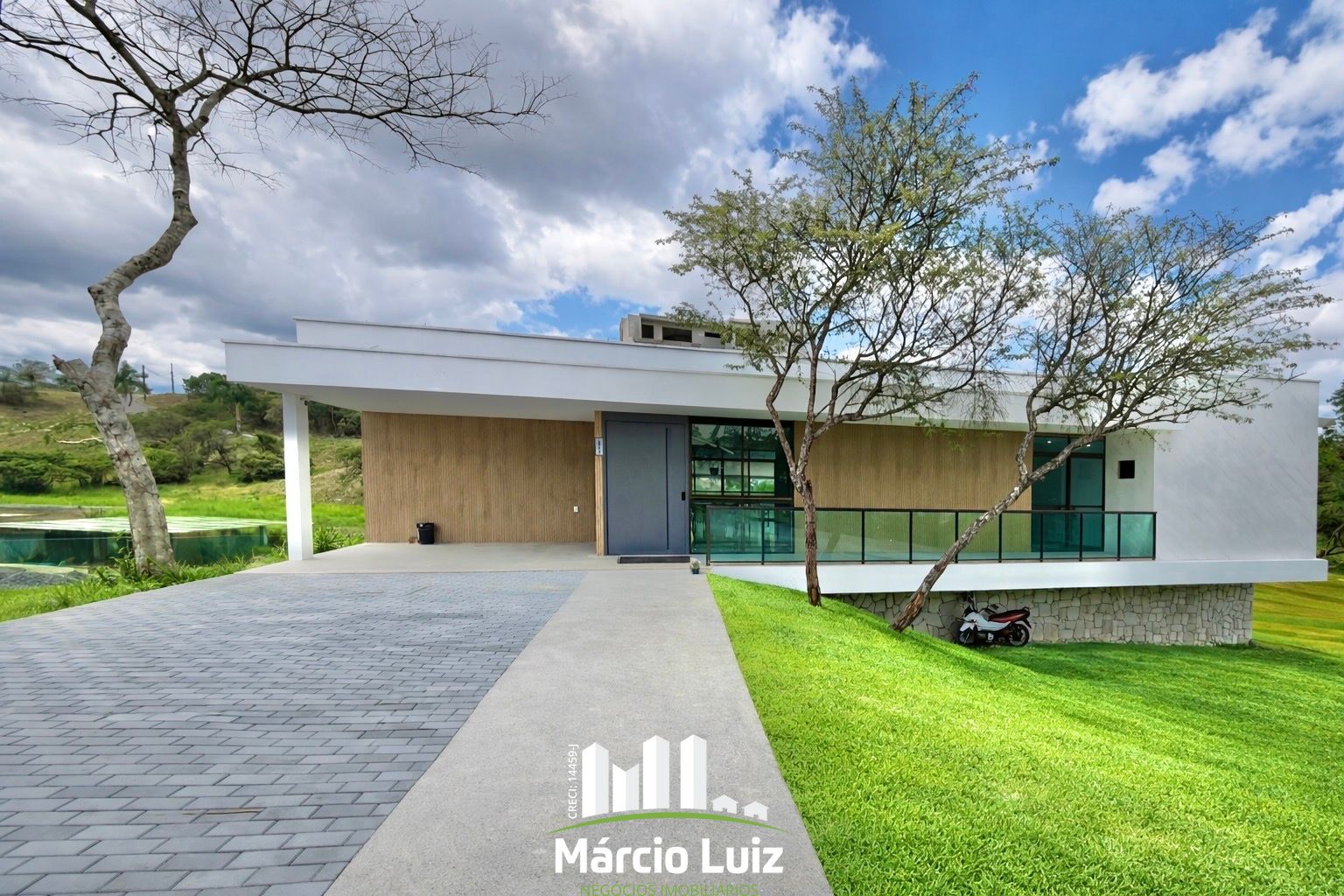 VENDIDA - Casa de Alto Padrão no Condomínio Jardim Imperial em Gravatá