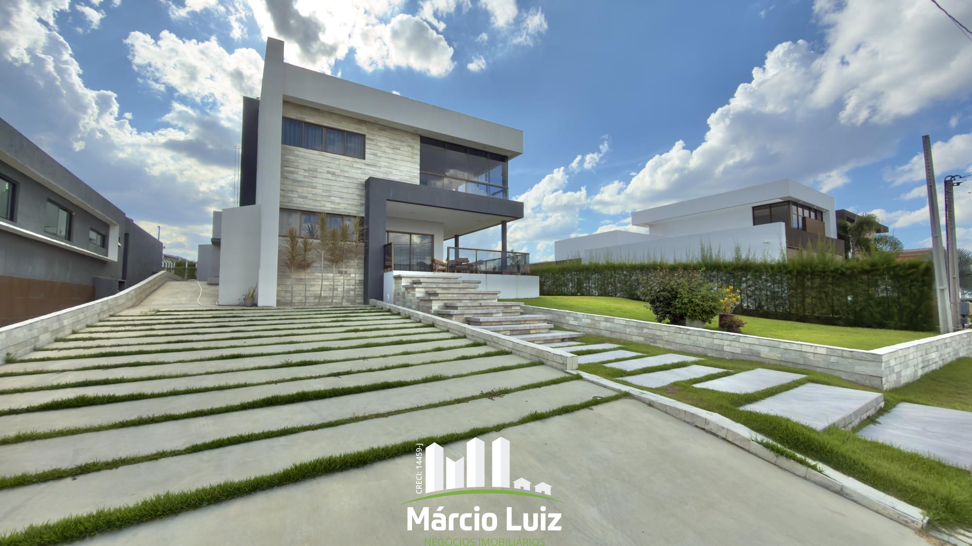 Casa de Alto Padrão à Venda no Condomínio Montand