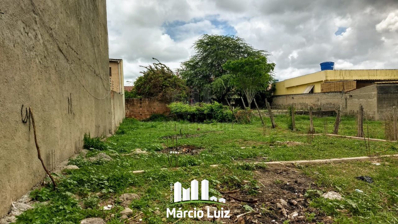 Terreno à venda em Gravatá na Cohab 1