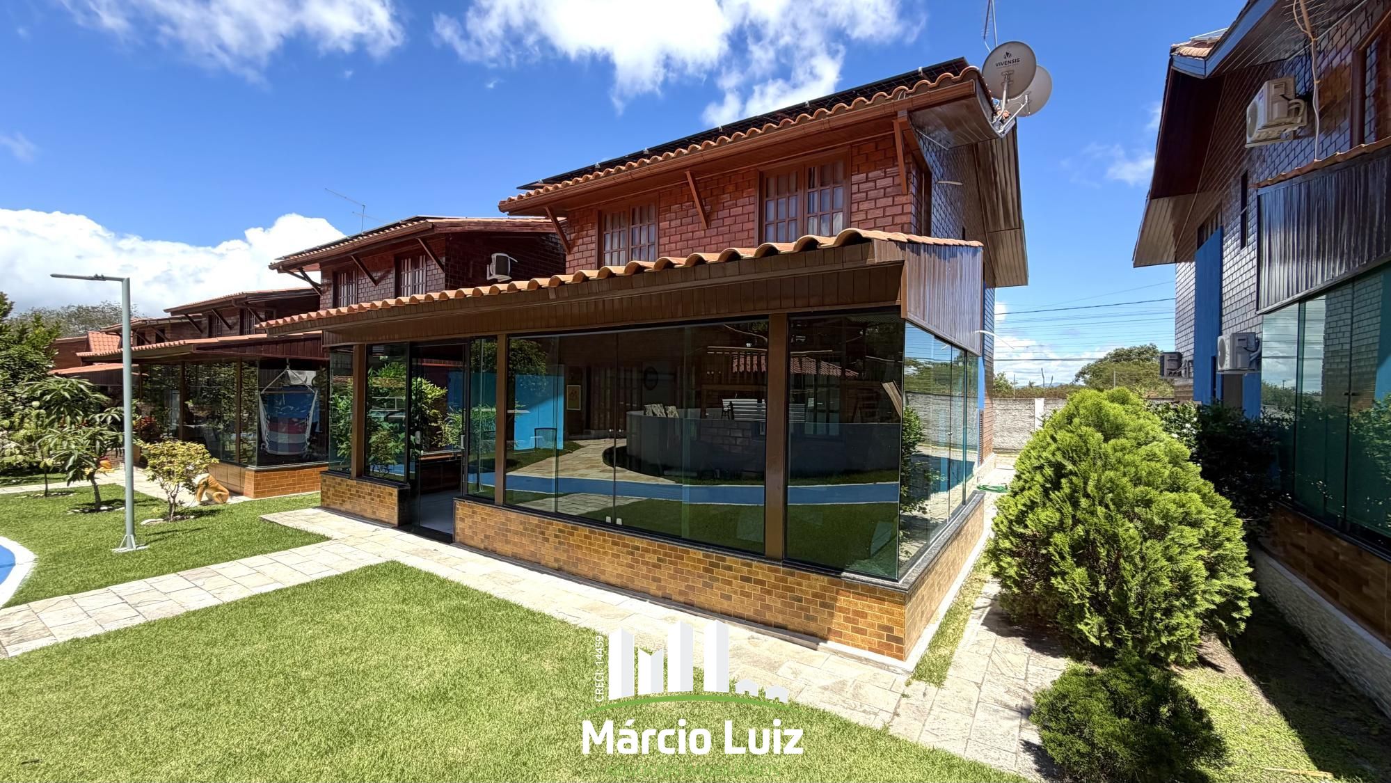 Casa com 4 suítes à venda no Condomínio Solar Champerry