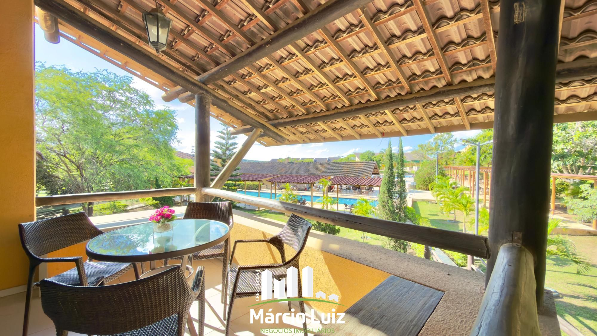 Flat Mobiliado com 03 Quartos - Vista para as Piscinas no Winterville